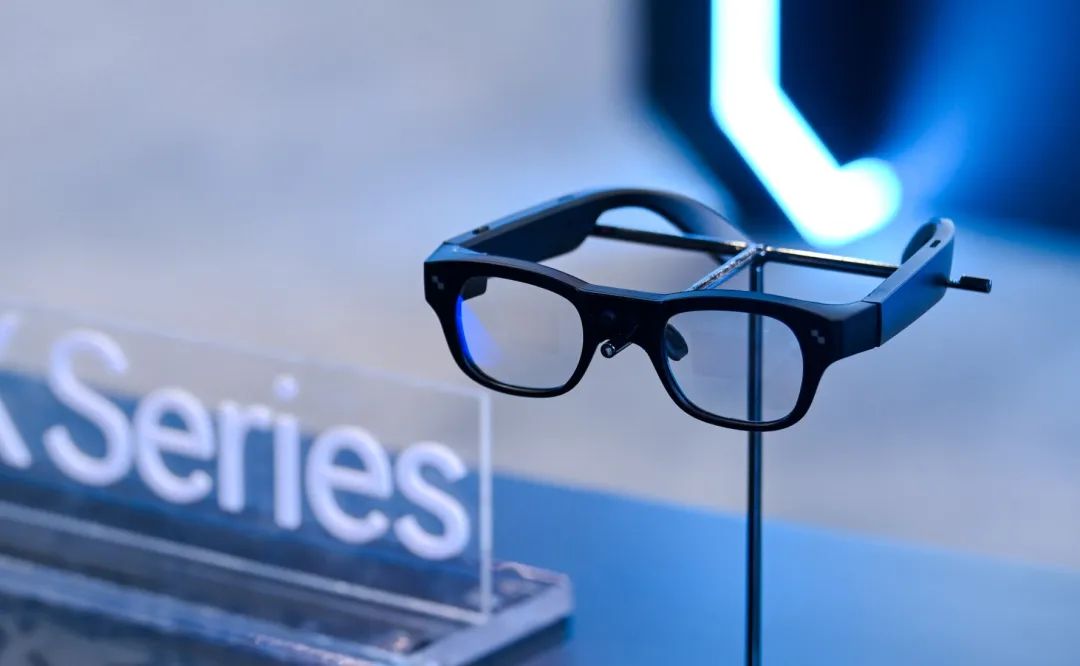 雷鸟V3 深度评测：1799元的国产AI 眼镜，不止是Meta 的有力竞争者_VR陀螺